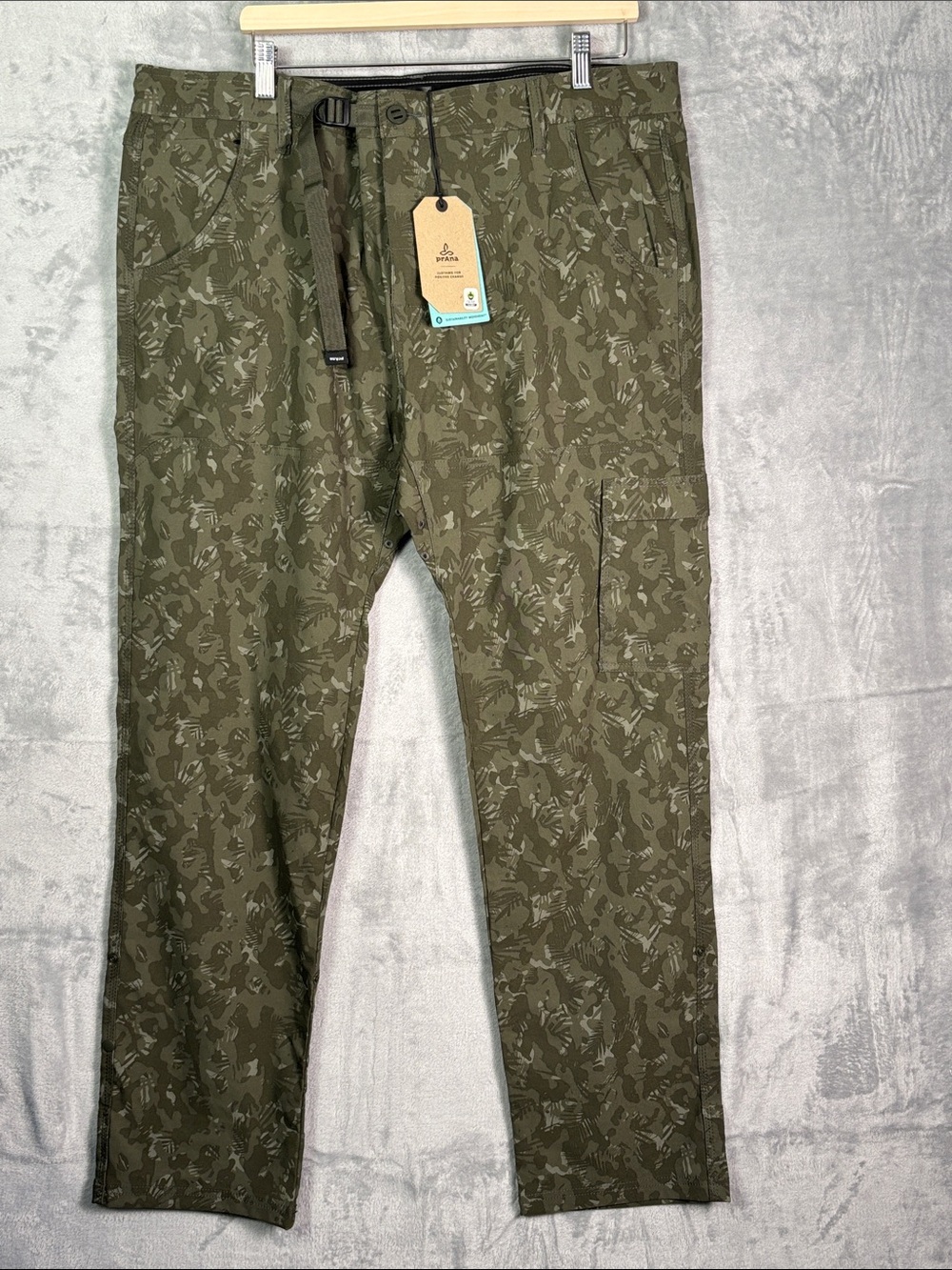 NWT New Prana Camo Cargo Stretch Zion Pants Mens Size 40x32